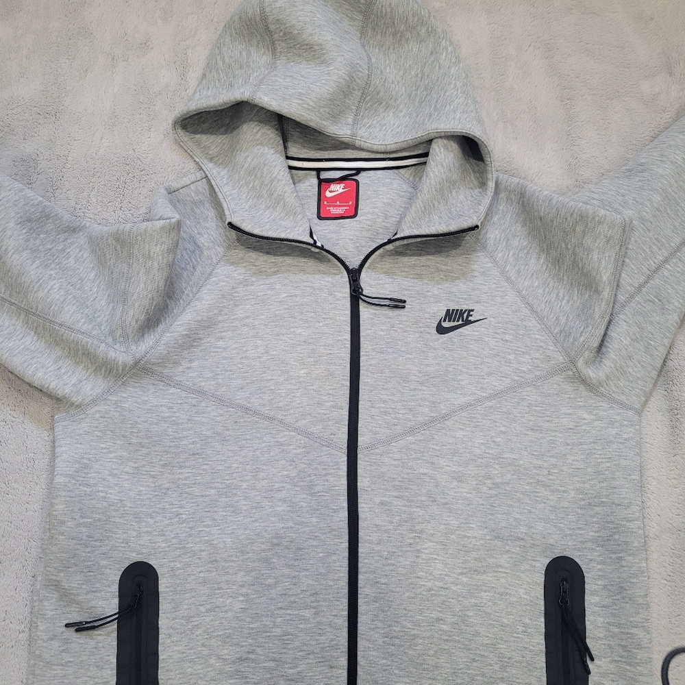 Nike tech Size M